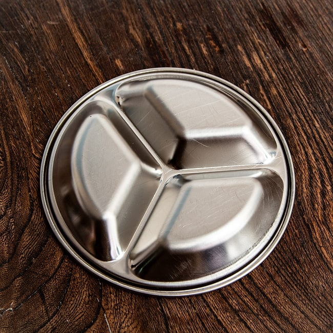 ナムチムプレート タイのステンレス小皿 直径：10cm強 5 - 裏面。