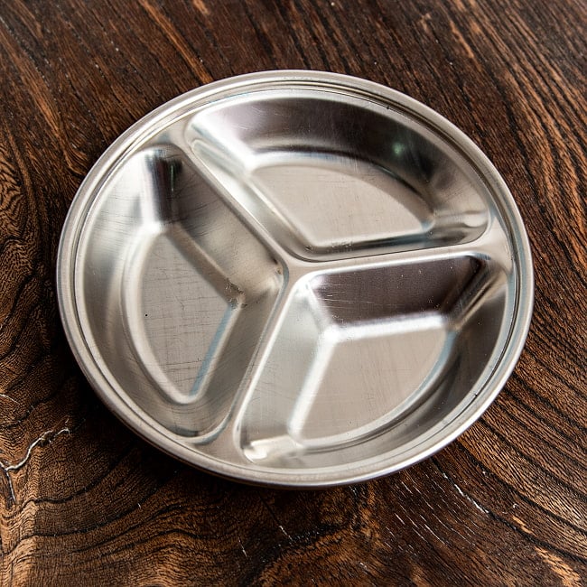 ナムチムプレート タイのステンレス小皿 直径：10cm強の写真小皿,薬味皿,ソース皿,小物入れ