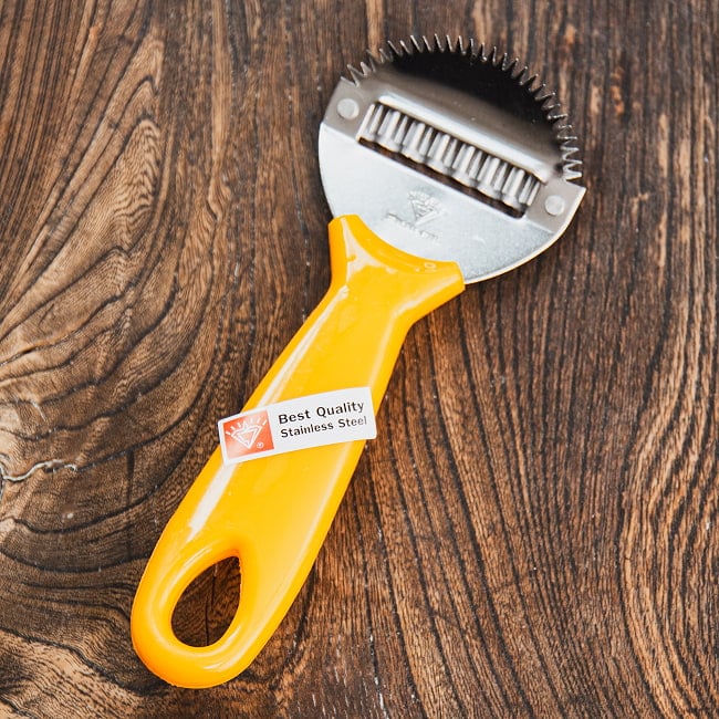 タイのココナッツ削り & ピーラー 2 - 全体写真です。