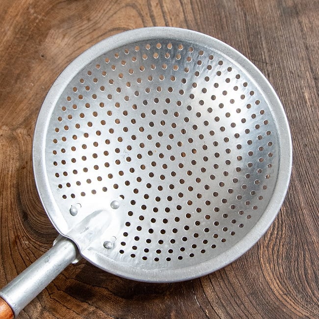 タイの屋台 麺すくい クラシックなアルミ製40cm 2 - 内側の様子。