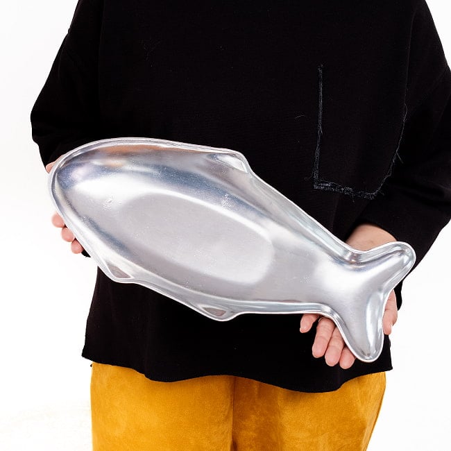 お魚の形をした 魚模様のフィッシュパン モーペッサ 魚のお皿 3 - 適度な深さがあります