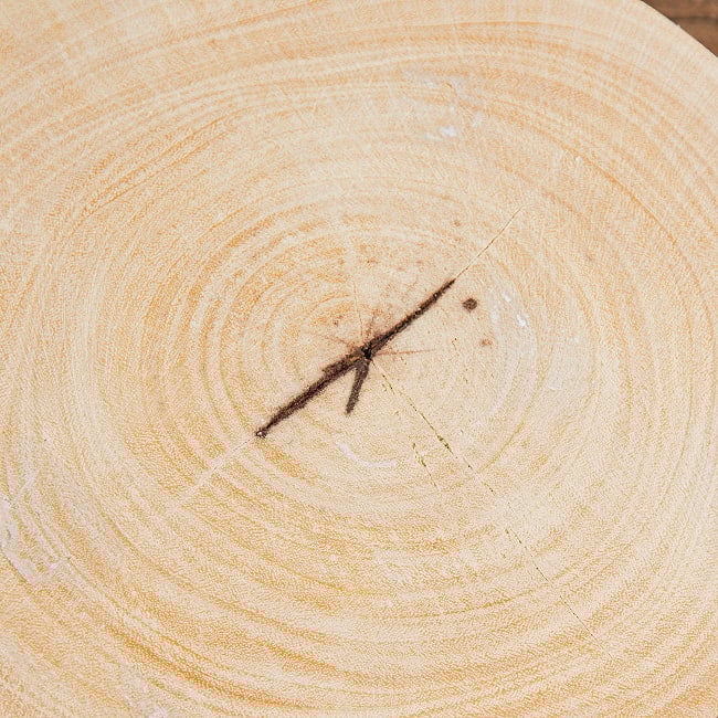 タイの屋台まな板 タマリンド一枚板 直径23cm 2.7kg タイの食文化を支える分厚いプロ仕様 6 - ぎっしりと目の詰まった高品質なまな板です。