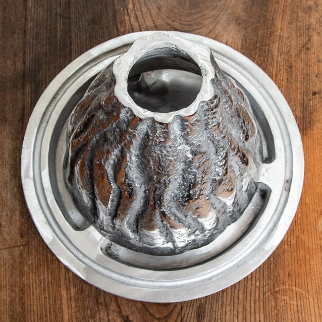 タイ名物・火山エビ鍋｜エビの蒸し焼きが楽しめるアルミ調理器 4 - 上から見てみました。