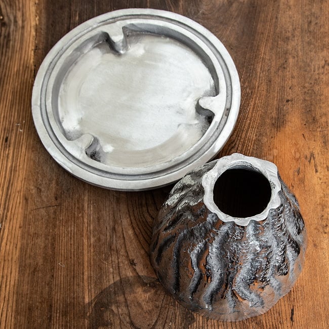 タイ名物・火山エビ鍋｜エビの蒸し焼きが楽しめるアルミ調理器 7 - 外してみました。