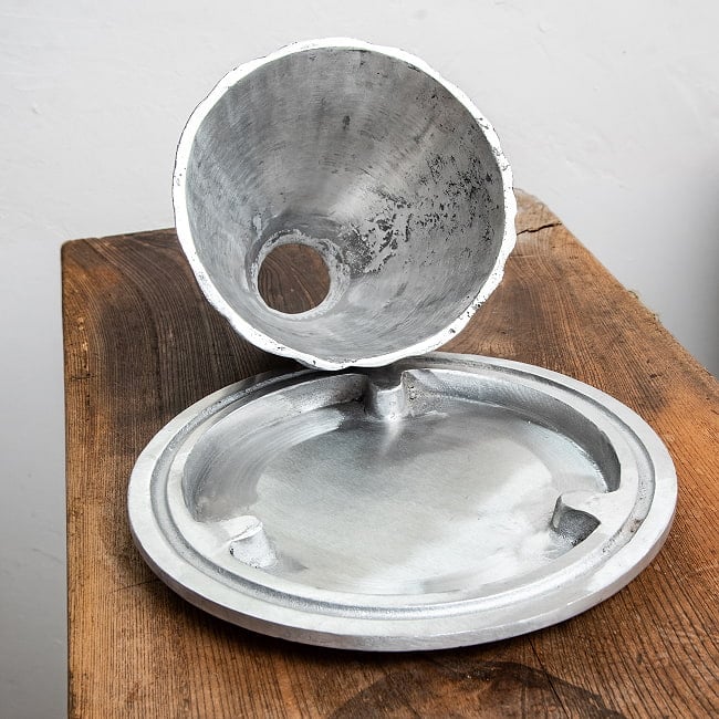 タイ名物・火山エビ鍋｜エビの蒸し焼きが楽しめるアルミ調理器 8 - 内側。