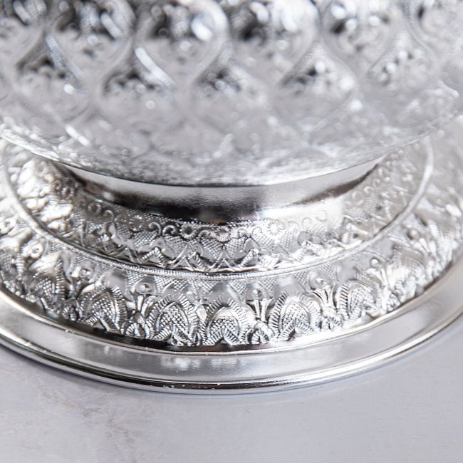 タイ王宮風 エンボス装飾 アルミボウル 蓋付き｜ライスボウル・スープボウル・エスニック食器 6 - 土台部分。