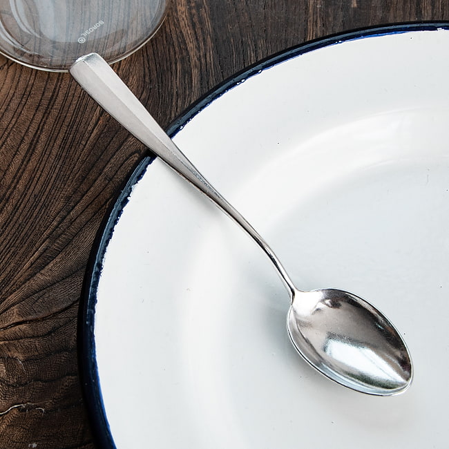 タイのアルミスプーン シンプルなミニタイプ 5 - 角度を変えてみてみました。