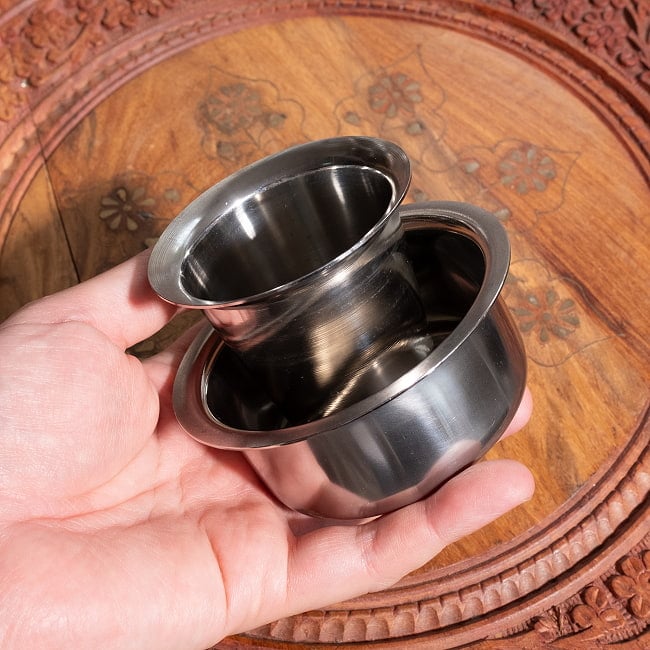 南インドのコーヒーカップとソーサーセット〔直径:約7.2cm〕 2 - このくらいのサイズ感になります