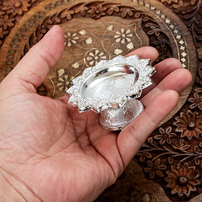 タイのお供え入れ 飾り皿 高さ：3cm程度 直径：7cm程度 7 - 手のひらサイズの、ミニ版です。