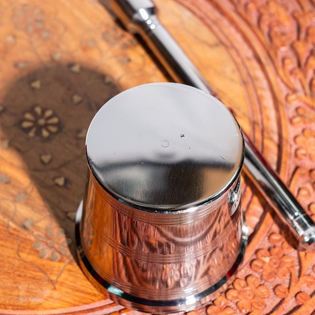 スパイスグラインダーNo.4[大] 〔縦：約8.5cm　直径：約8.8cm〕 7 - 裏面です