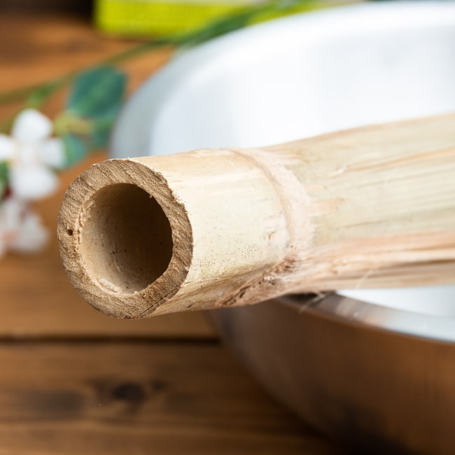 タイの竹製鍋洗い　ささら 4 - 弾力のある竹がしなって鍋の局面に寄り添ってくれるので
軽い力でこするだけでOKです。