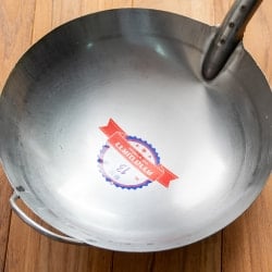 ガタ 軽くて振るいやすいタイの屋台鉄鍋 - 直径31cm 板厚0.6mm程度 - サブ3