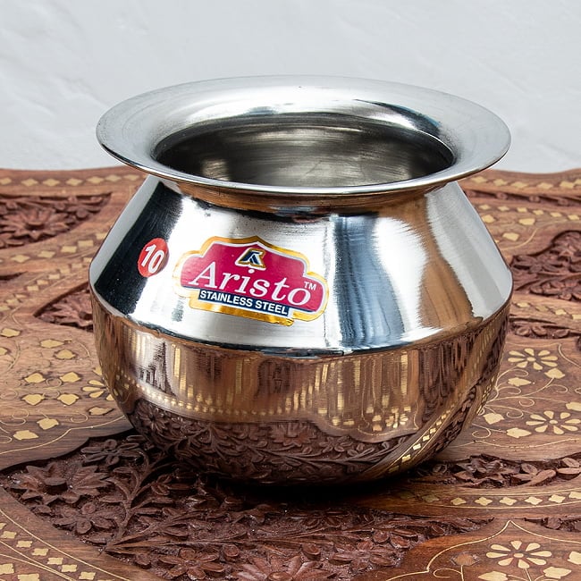ステンレスのビリヤニ鍋　1.5人前サイズ（1000cc）の写真1枚目です。インドらしい独特の形状のお鍋です。インド料理,調理器具,ハンディ,鍋,ビリヤニ