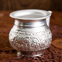 インド伝統唐草エンボスのアルミ水差し - 高さ：約7.5cm - サブ2