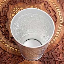 インド伝統唐草エンボスの花瓶　高さ：約11.5cm - サブ3