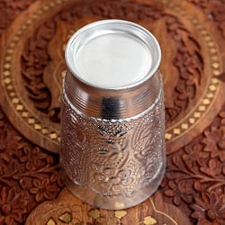 インド伝統唐草エンボスの花瓶　高さ：約11.5cm - サブ5