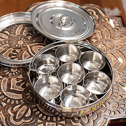 中ぶた付き 外蓋シースルー円形スパイスボックス　7種類のスパイスを入れられる！[直径約21cm] - サブ4