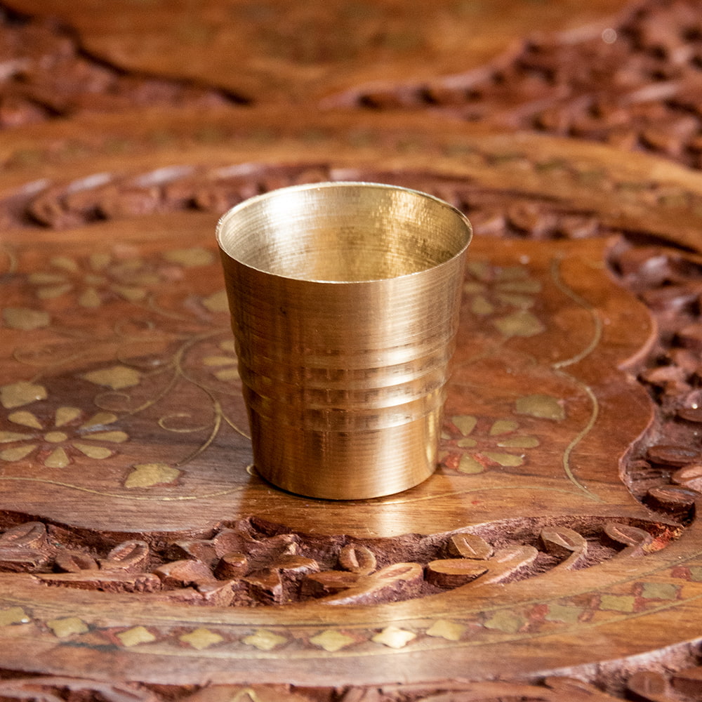 インドの礼拝用ブラス カップ 高さ：約3.5cm / 祭壇 ヨガ ボトル 容器 ステンレス アジアン食品 エスニック食材