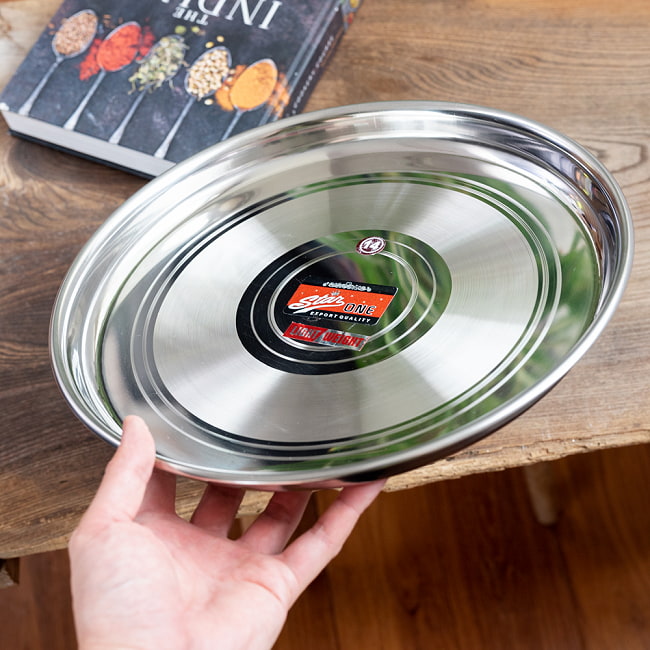 カレー大皿 No.14 [約33.5cm]-重ね収納ができるタイプ　ターリー 7 - このくらいのサイズ感になります