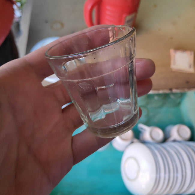 【5個セット】インドのミニチャイカップ[高さ6cm程度 直径5.5cm程度] 5 - こちらがインドで見つけたときのチャイカップ。一目惚れしました