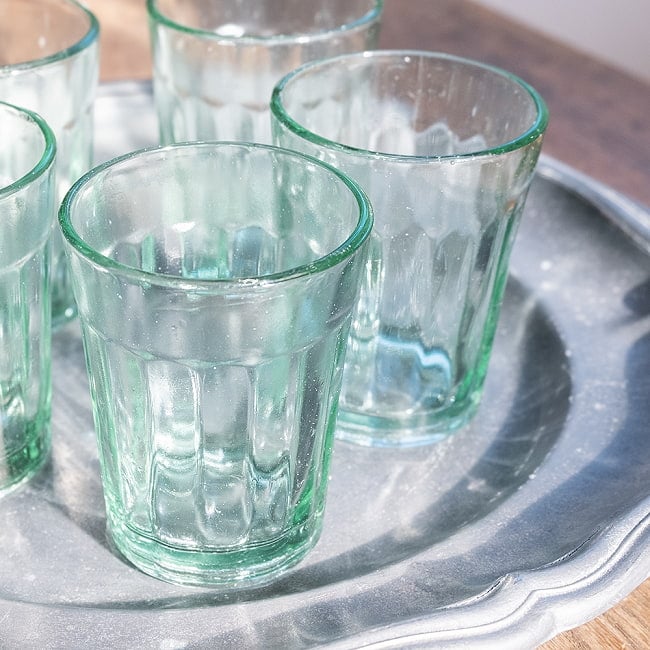 【5個セット】インドのチャイカップ[約7.8cm程度×直径：約6cm 約120ml] 8 - 【デザイン：No.2】拡大写真です。上部の薄っすらとした凹みはあったりなかったり薄かったりします。