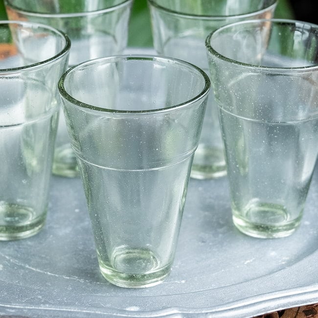 【5個セット】インドのチャイ カップ - シンプル[直径:6cm 高さ:8.5cm 約95ml] 2 - レトロなデザインがとてもかわいいチャイカップです。