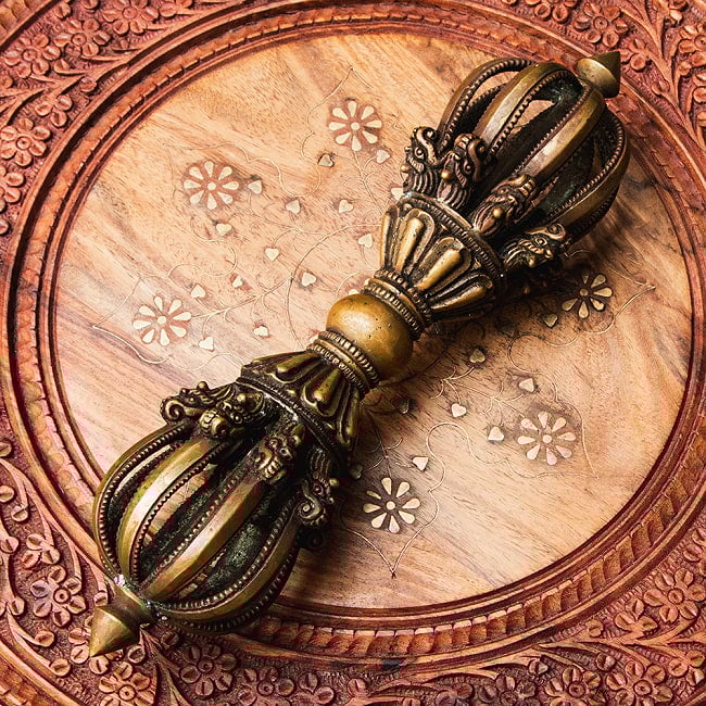 【特大・寺院奉納級】  ドルジェ（ヴァジュラ・金剛杵）[約29cm] 8頭のマカラ 九鈷杵の写真ドルジェ,ヴァジュラ,金剛杵,密教法具