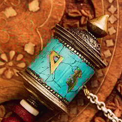 チベタンターコイズとワイヤーアート装飾のマニ車 チベット仏教　マントラ [長さ：約21cm] - サブ2