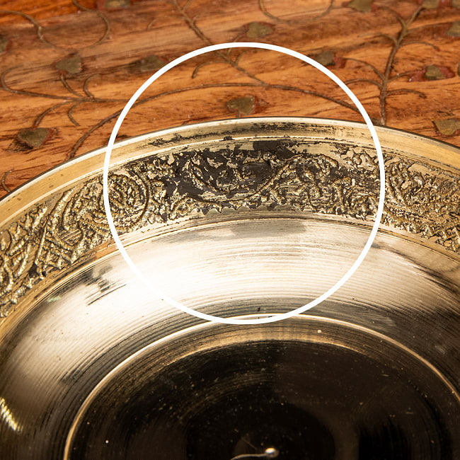 タルカリプレート 真鍮製 ネパールのカレー小皿 装飾入り 直径11cm 8 - 製造の過程でこのようなくすみが生じる場合がございます。
