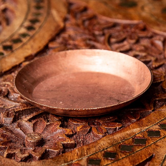 ディヤ Diya - ネパールの銅製 オイルランプ/小皿 直径5.5cm 2 - 見た目以上にしっかりした素材です。
