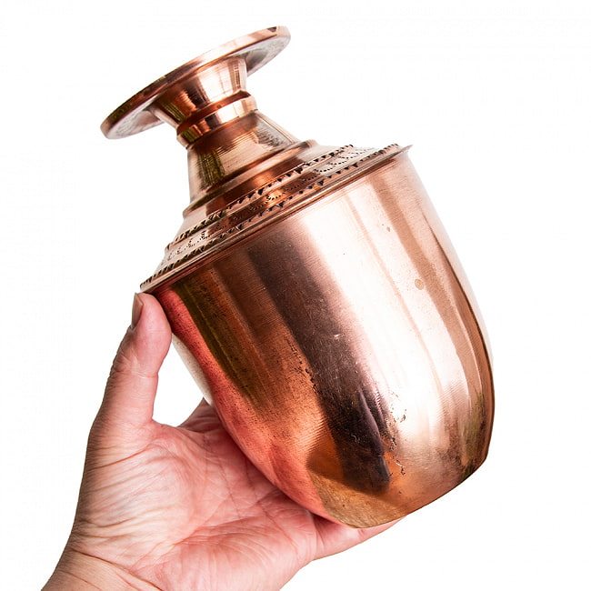 ガルチャ - Ghalcha ネパール独特の水瓶 高さ19.5cm 9 - これくらいのサイズ感になります。