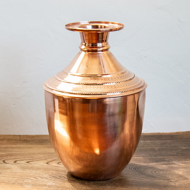 銅製ガルチャ - Ghalcha ネパール独特の水瓶 ミディアムサイズ 高さ：33.5ｃｍ程度 3 - 単体での様子です。