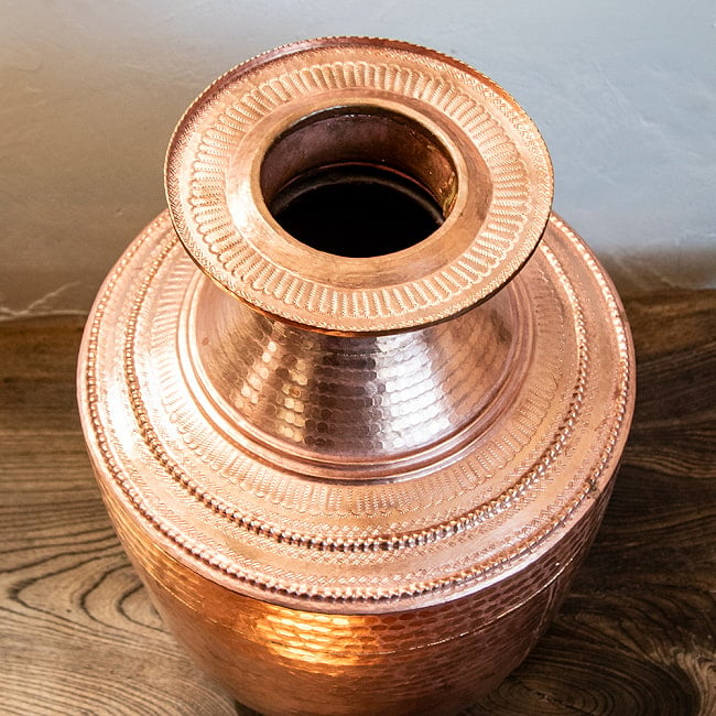 銅製ガルチャ - Ghalcha ネパール独特の水瓶 ラージサイズ 高さ42cm程度 4 - 上部から見てみました。