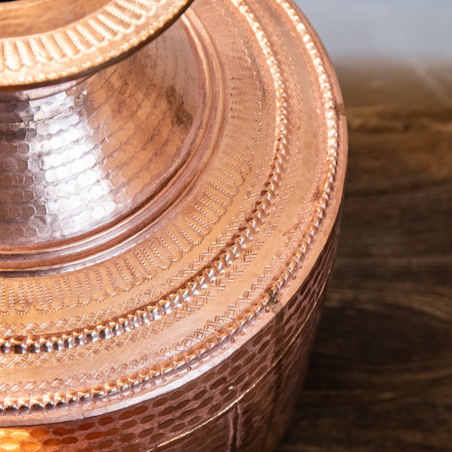 銅製ガルチャ - Ghalcha ネパール独特の水瓶 ラージサイズ 高さ42cm程度 6 - 細かな装飾が美しいです。
