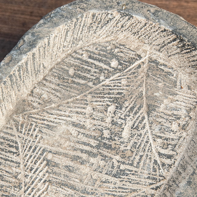 【1点物】石のマサラ潰し プリミティブなネパール製 24.5cmｘ18cm 7.7kg 厚み9cm程度 3 - とってもプリミティブ。
