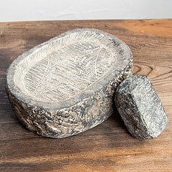 【1点物】石のマサラ潰し プリミティブなネパール製 24.5cmｘ18cm 7.7kg 厚み9cm程度の商品写真