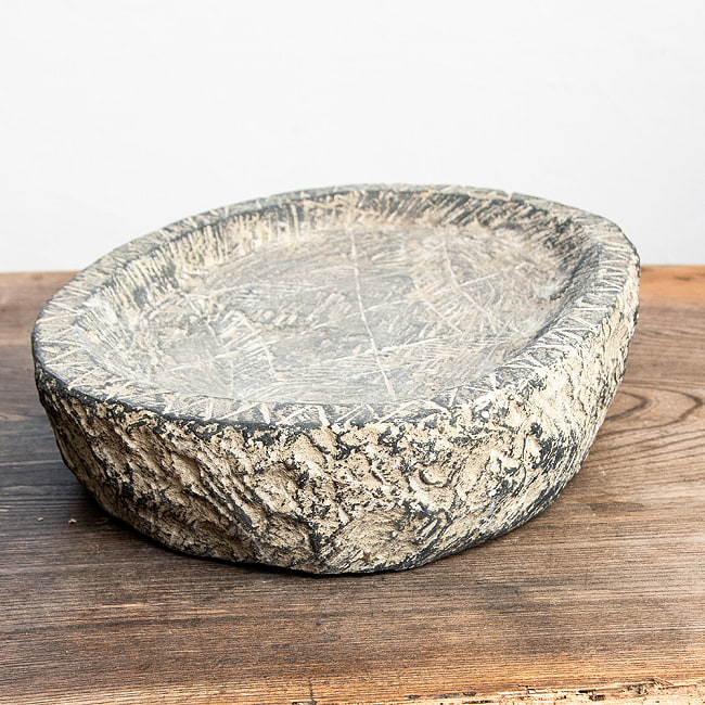 【1点物】石のマサラ潰し プリミティブなネパール製 30.5cmｘ24cm 8.3kg 厚み8cm程度 4 - 分厚い！
