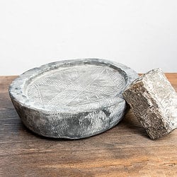 【訳あり観賞用・食品用としての使用不可】石のマサラ潰し プリミティブなネパール製 幅:30cm～35cm程度 - サブ4