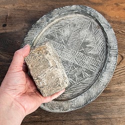 【訳あり観賞用・食品用としての使用不可】石のマサラ潰し プリミティブなネパール製 幅:30cm～35cm程度 - サブ5