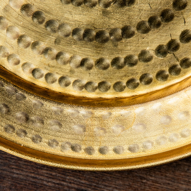 槌目仕上げ ネパール真鍮ターリー 中皿 直径約21.5cm 4 - 細部の拡大です。