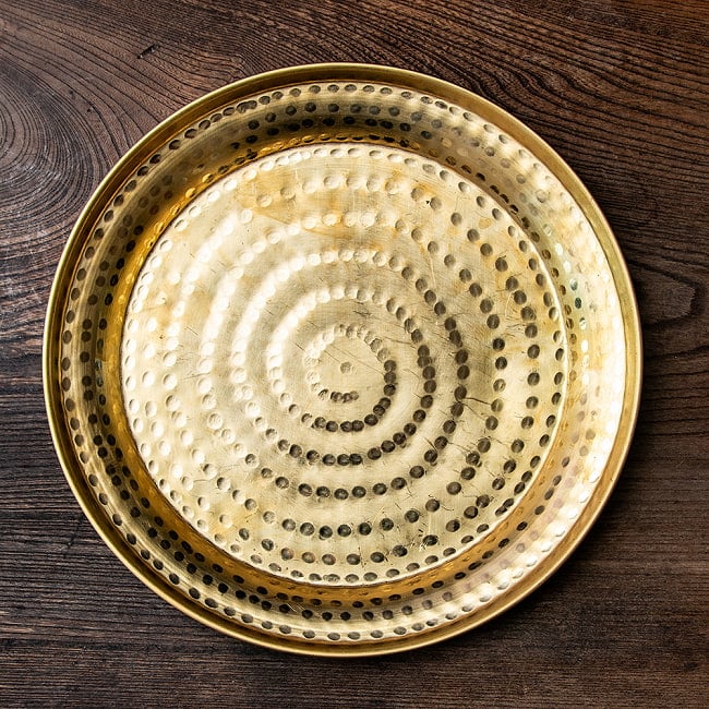 槌目仕上げ ネパール真鍮ターリー 大皿 直径約26cm 2 - 真上からみてみました。