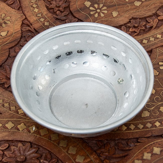 【送料無料・12個セット】インドの透かし彫り軽量アルミボウル - 外径：約12.5cm 3 - 上から見てみました。