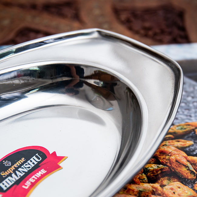 【送料無料・7個セット】インドのステンレス製　オーバルプレート[約23.5cm×約13cm] 3 - 拡大写真です