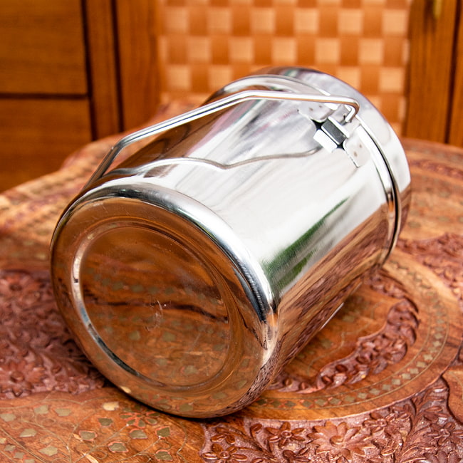 【送料無料・2個セット】〔1.4L〕インドのステンレスミルクポット　ビリー缶　ブッシュクラフト　焚き火とキャンプの直火調理にも 6 - 底面です