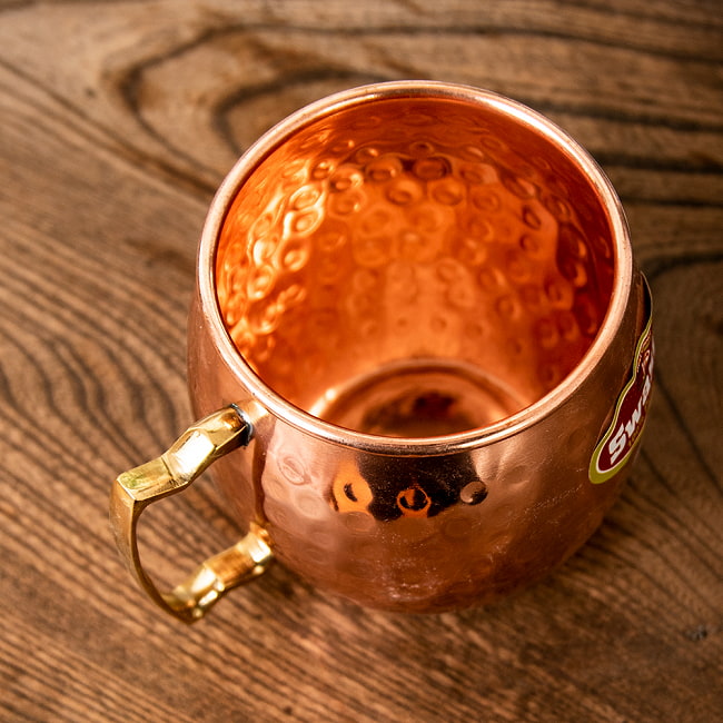 【送料無料・2個セット】インドの鎚目付き銅装飾マグカップ 450cc 4 - 上からの様子です。