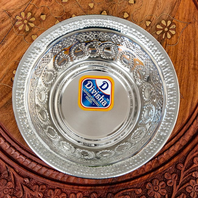 【送料無料・8個セット】ペイズリーエンボスのミニボウル【直径:15.5cm】 3 - きらびやかな紋様が美しいですね。