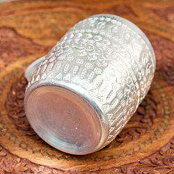 【送料無料・4個セット】手打ち仕上げ インドのエンボス アルミジョッキ 【570cc】 - サブ4