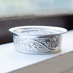 【送料無料・6セット】【3個セット】インド伝統唐草エンボスのアルミソーサーとコースターセット【直径：6.5cm-8cm】 - サブ4