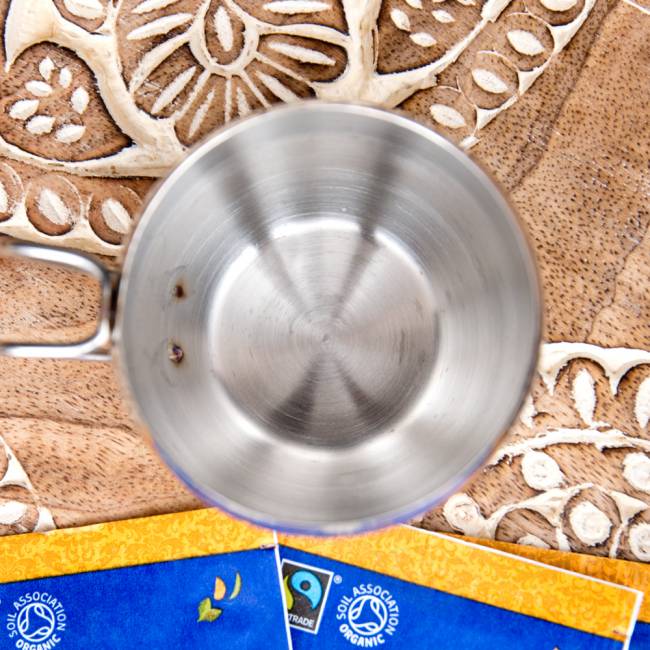 【送料無料・15個セット】インドの取っ手付き！ステンレスマグコップ【高さ：5.2cm×直径：6.2cm】 3 - 上からの写真です