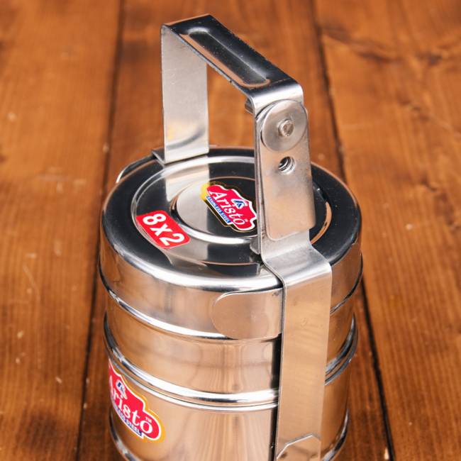 【送料無料・3個セット】鍵が掛かる！インド2段ボンベイ弁当箱　ダッバーワーラー仕様【直径:約10cm 高さ:約19.5cm】 3 - こちらの穴の部分が、南京錠を通せるようになっています。